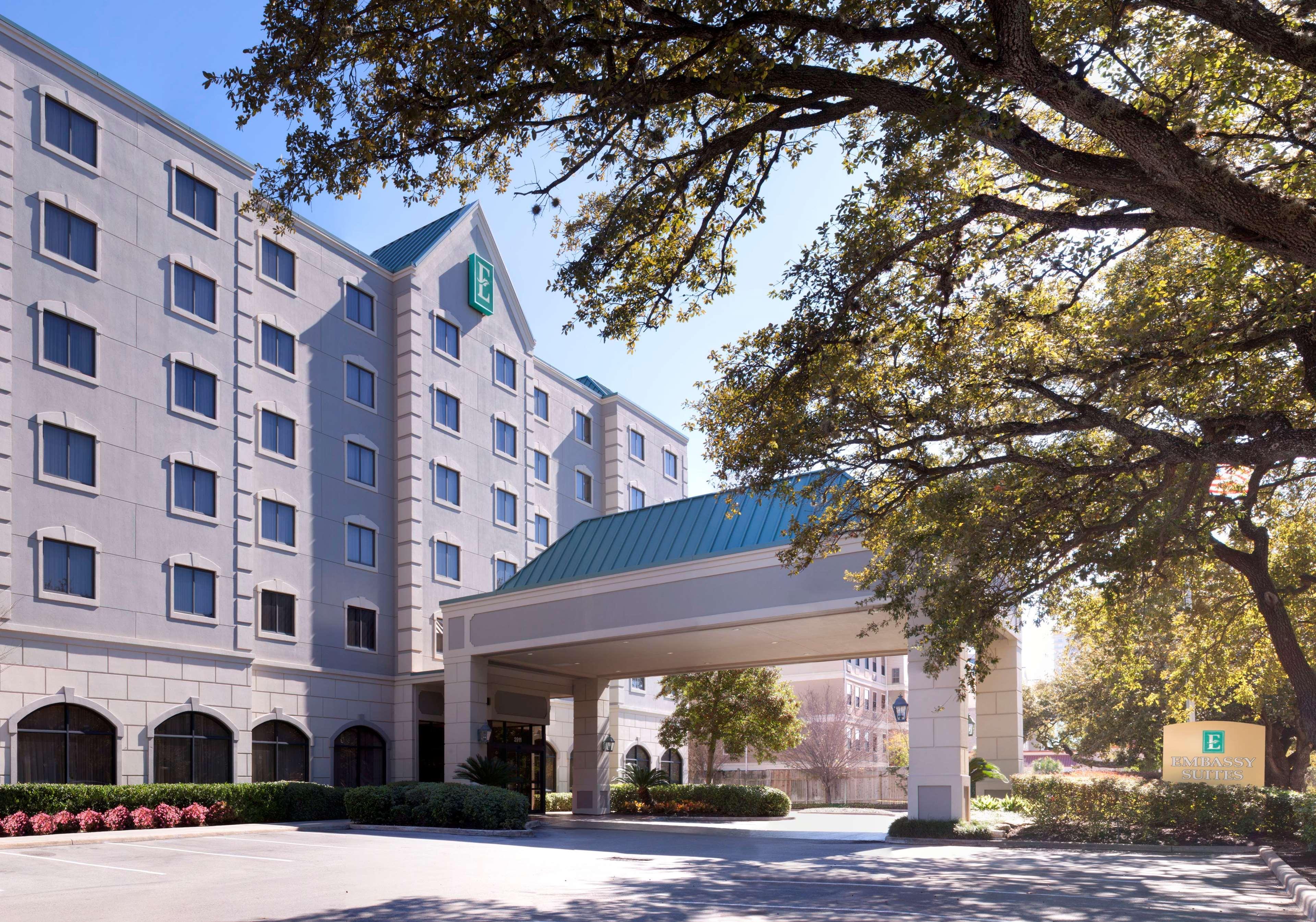 Hotel Embassy By Hilton Near The Galleria Houston