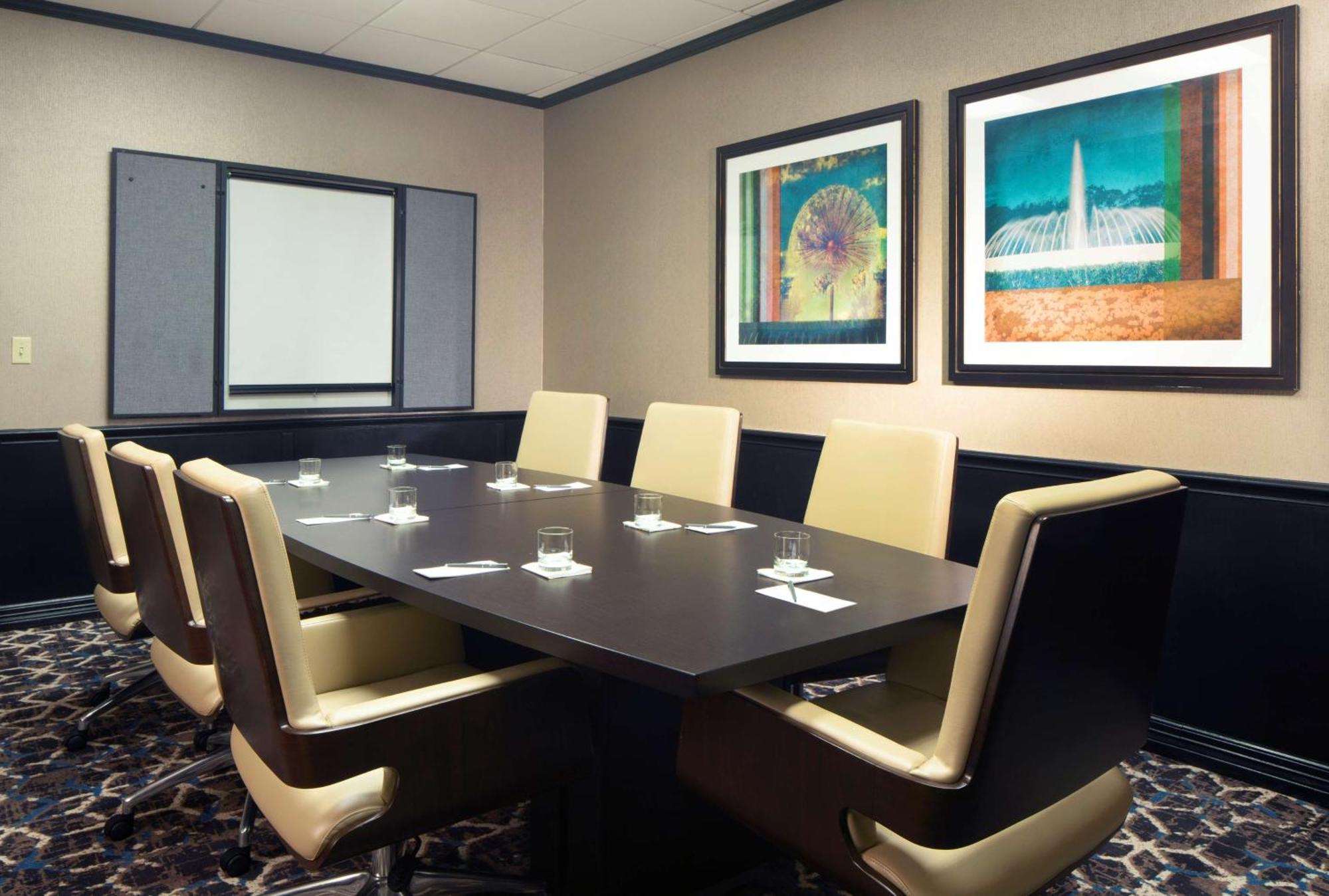 Embassy By Hilton Near The Galleria 4* Houston