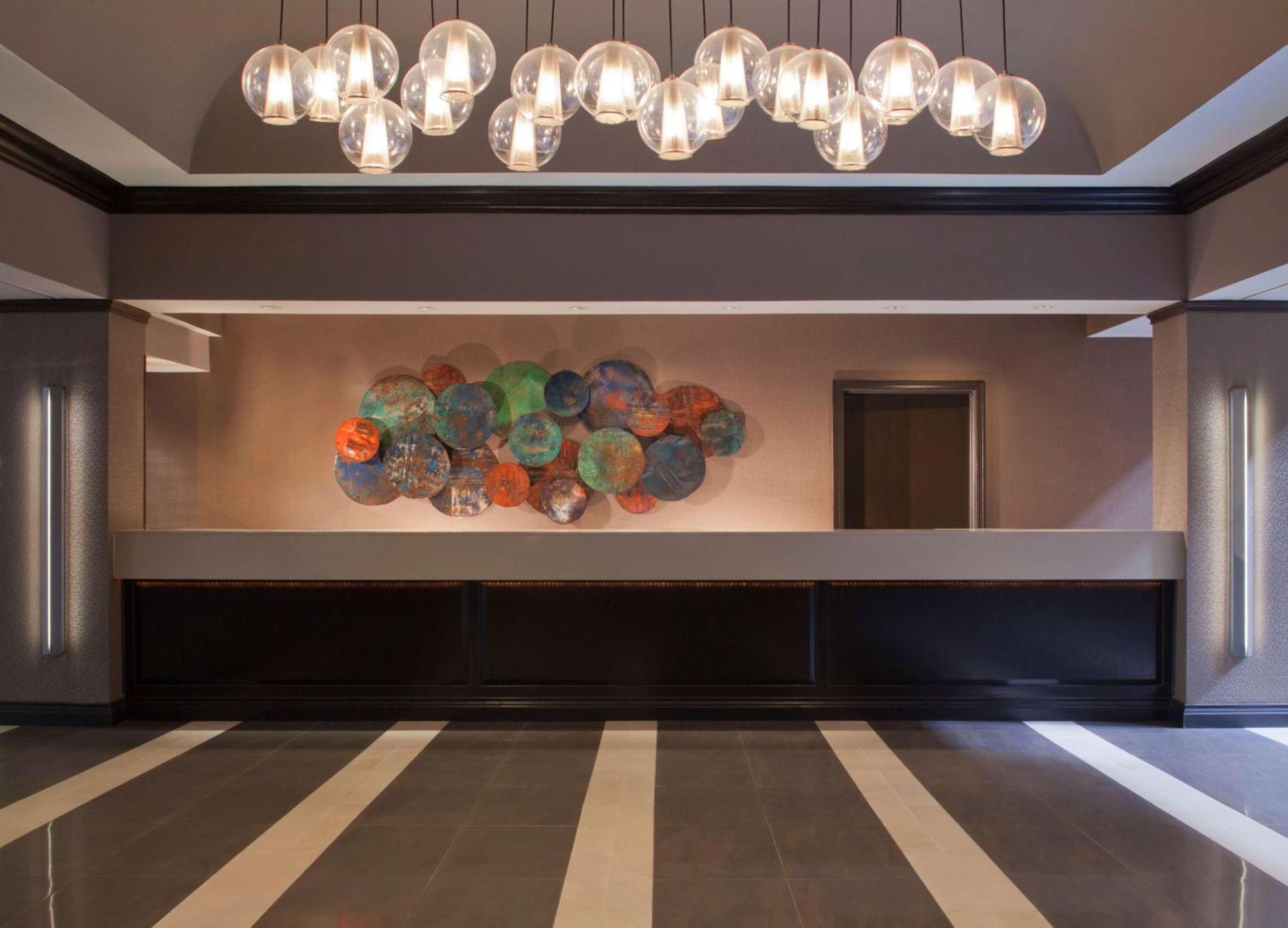 Embassy By Hilton Near The Galleria 4*