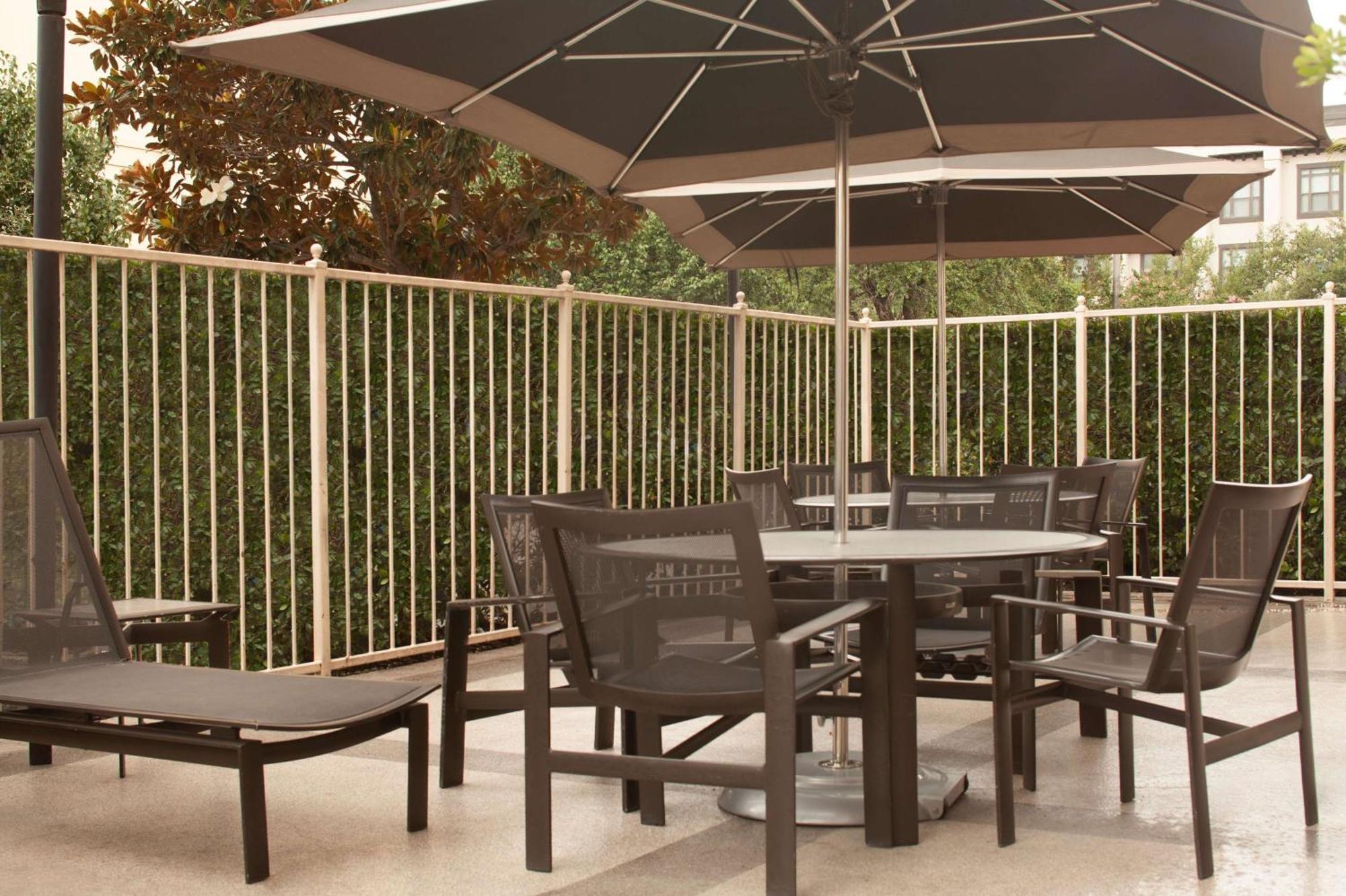 Embassy By Hilton Near The Galleria 4* Houston