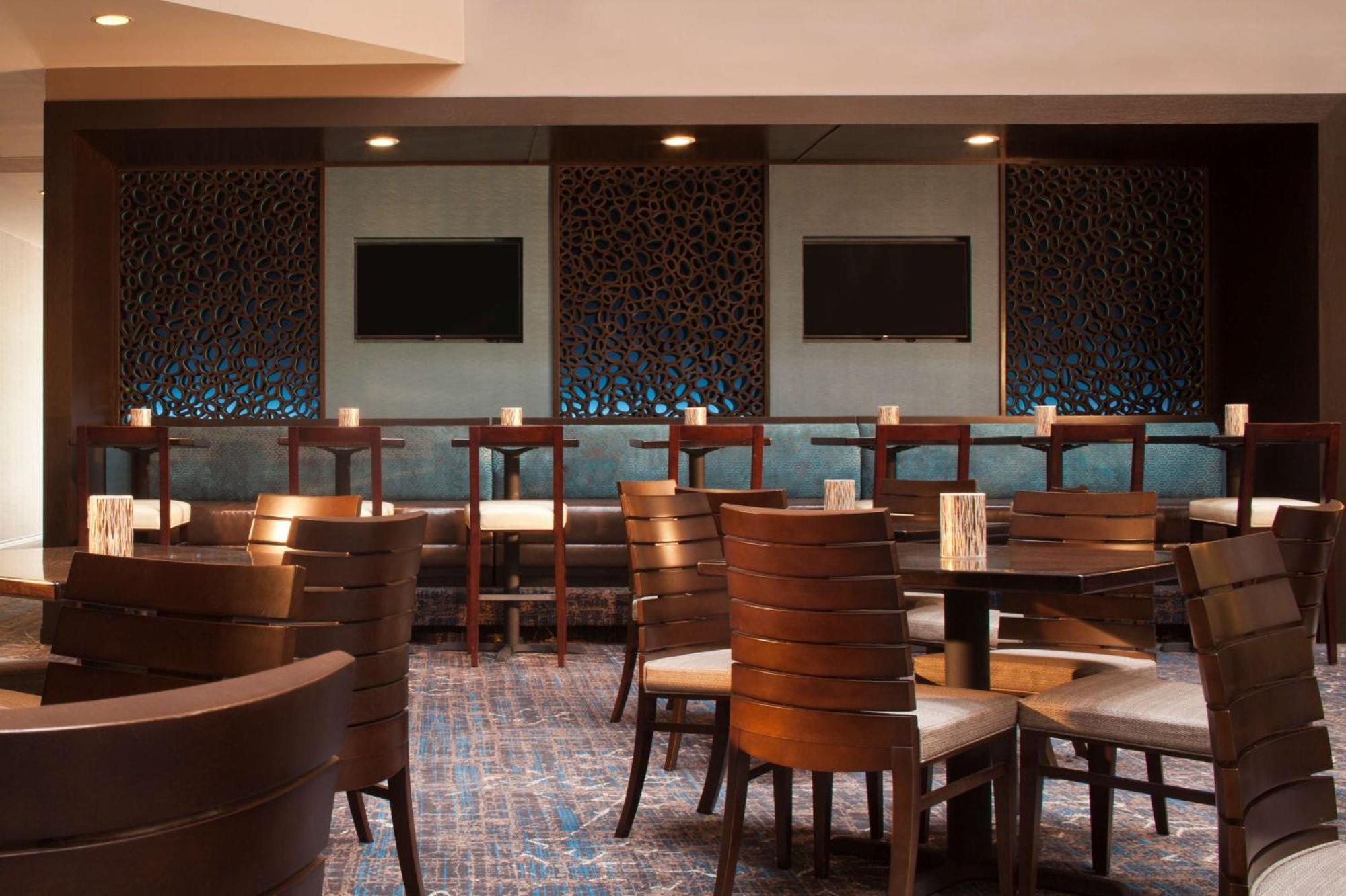 Embassy By Hilton Near The Galleria Hotel 4*